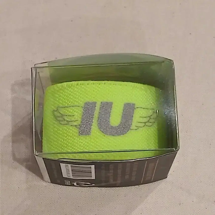 [BUNJANG] IU Official Lightstick Wristband / 희귀 미개봉 iu 아이유 응원봉 완장 밴드