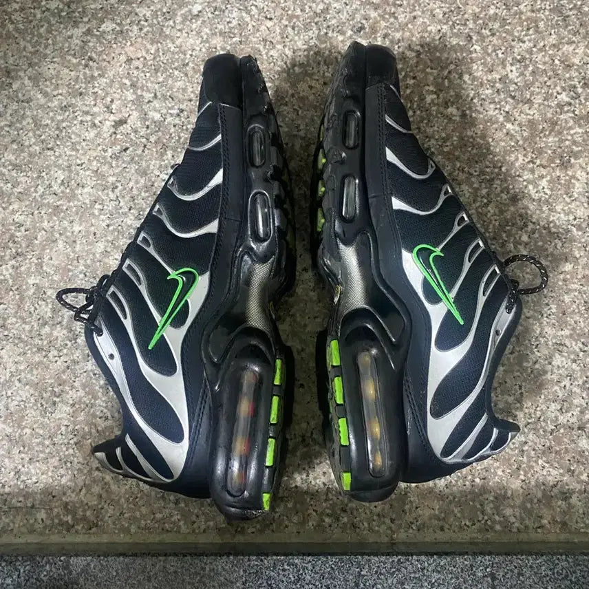 [BUNJANG] Nike Air Max Plus Silver (275) / 나이키 에어맥스 플러스 실버 275