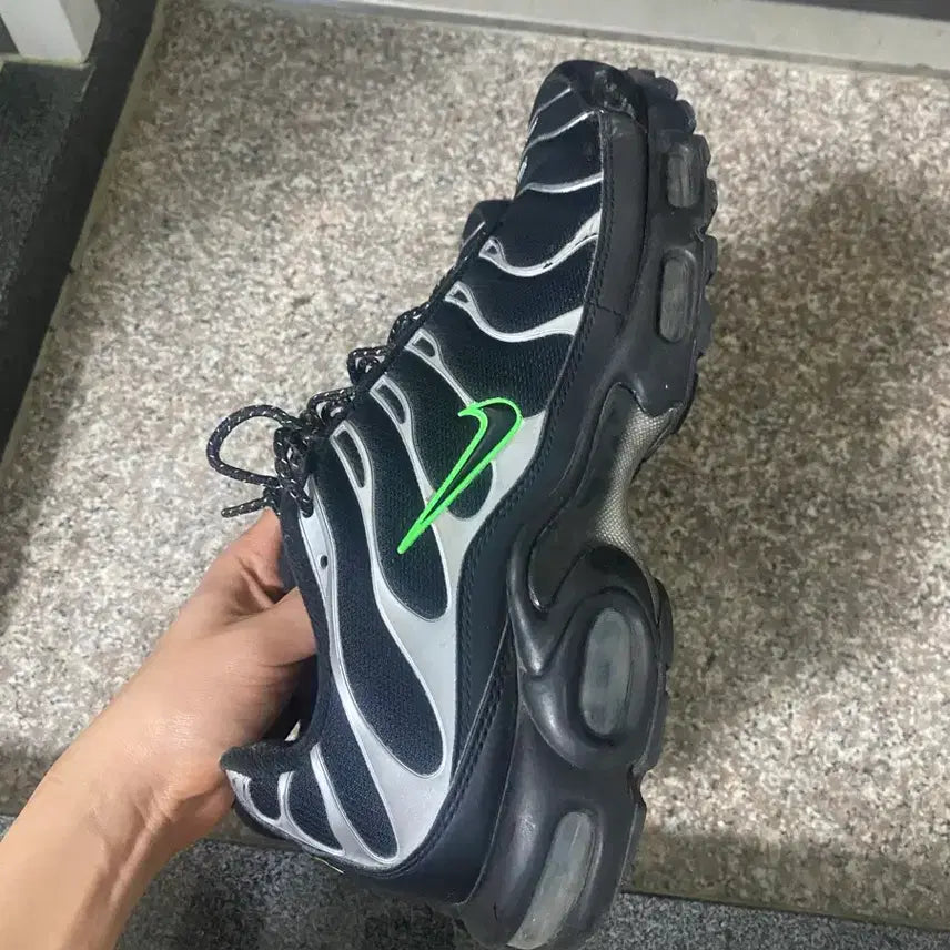 [BUNJANG] Nike Air Max Plus Silver (275) / 나이키 에어맥스 플러스 실버 275