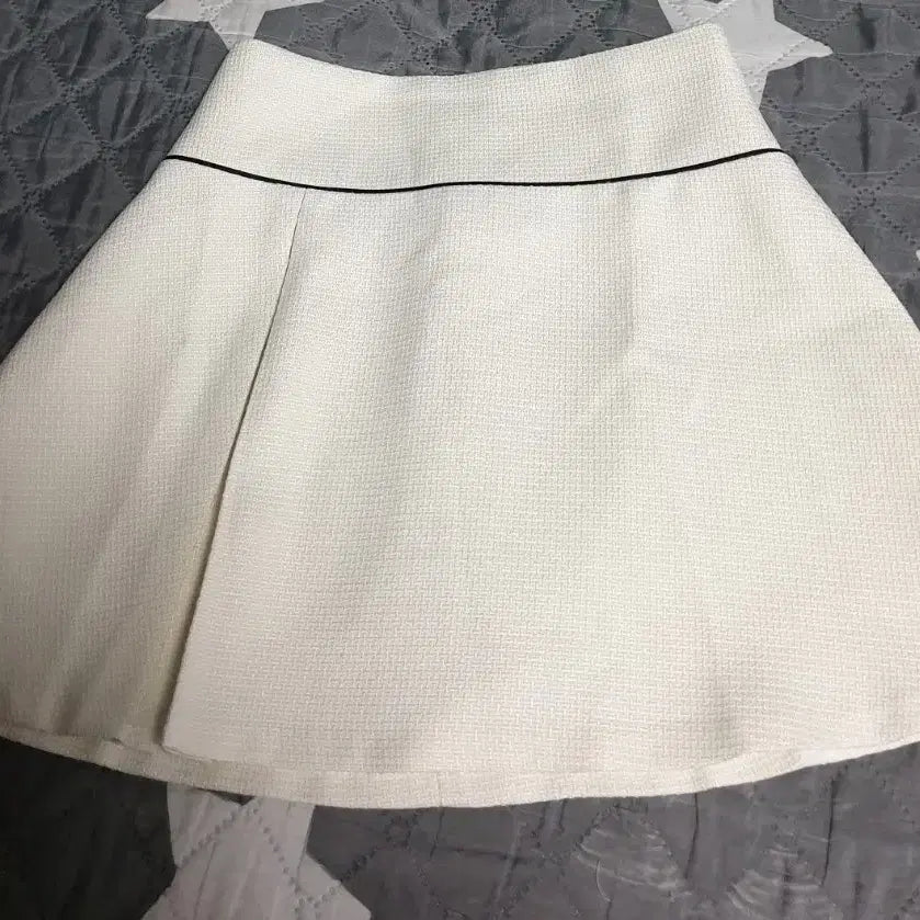 [BUNJANG] Meli Tweed Two-Piece Set Ivory Skirt / Meli 럭셔리 트위드 스커트 투피스 아이보리 (상:M 하:L)