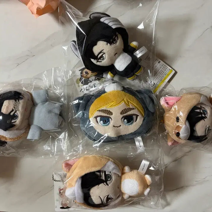 [BUNJANG] Attack on Titan Erwin Face Plush / 진격의거인 애니마루코 엘빈 얼굴 인형