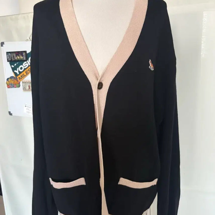 [SOLD OUT] [Maison Kitsune] 블랙 가디건 폭스 패치