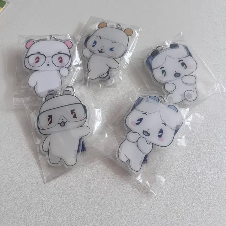 [BUNJANG] PLAVE KAKURENBO Signed CD + Sticker Pack / 플레이브 카쿠렌보 싸인 CD 앨범+뿌 스티커팩, 므메미무 키링, 러기지택