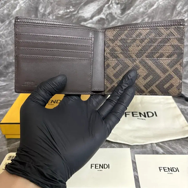 [BUNJANG] Fendi FF Square Leather Bifold Wallet / 펜디 FF 스퀘어 레더 반지갑