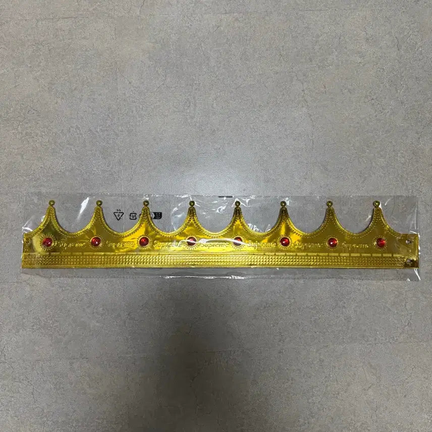 [BUNJANG] Supreme 26ss Free Gift Crown / 슈프림 26ss 프리기프트 왕관