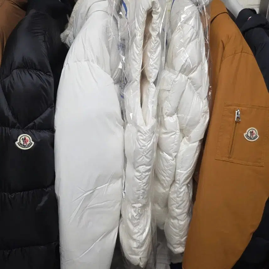 [BUNJANG] Moncler Maya Padded Jacket White / 몽클레어 마야 패딩 화이트