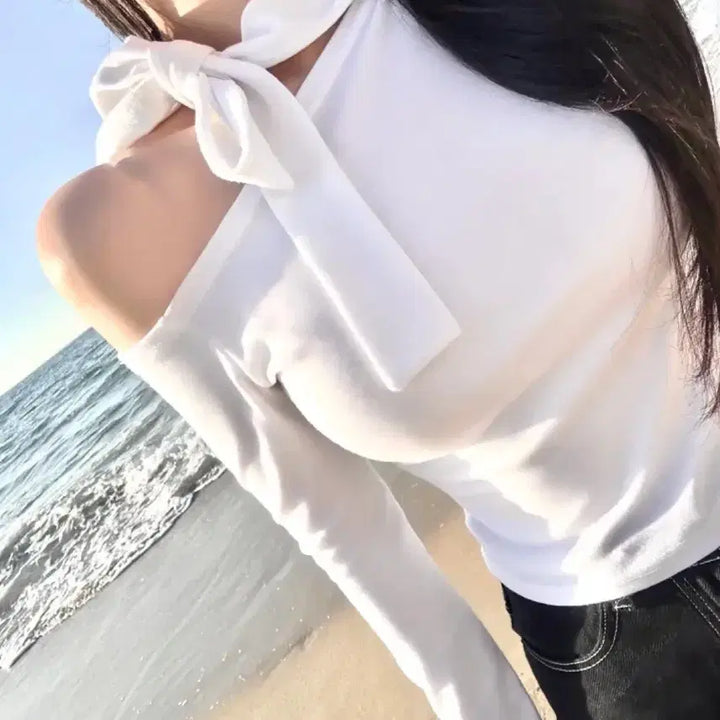 [BUNJANG] Halterneck Off-Shoulder Long-Sleeve T-Shirt - Beige / (새상품 포장그대로) 홀터끈 오프숄더 긴팔 티셔츠 베이지컬러