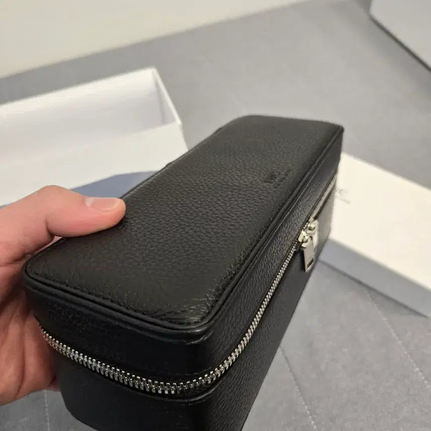 [BUNJANG] IWC Travel Watch Case / IWC 여행용 시계 보관함