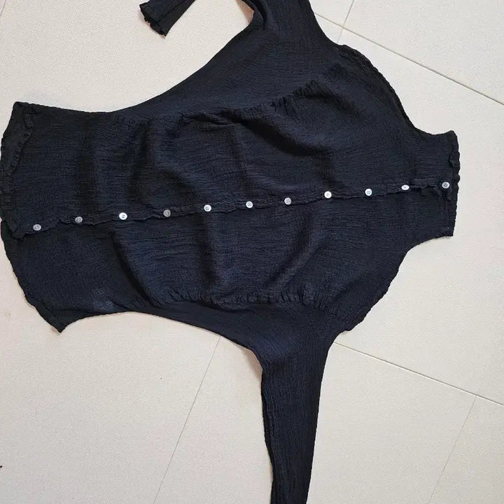 [SOLD OUT] 이세이미야케 미, 시스루크레페 블랙가디건