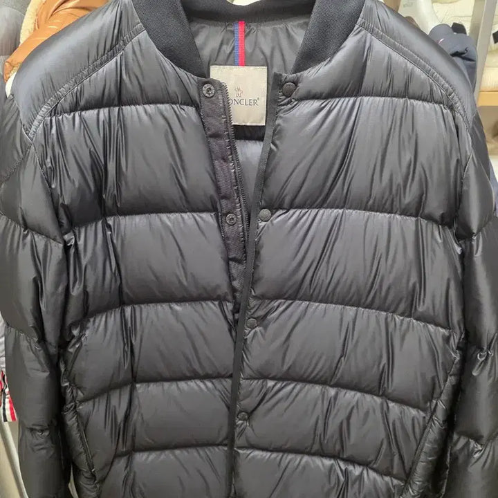 [BUNJANG] Moncler Bazena Short Padded Jacket / 몽클레어 바제나 쇼트 패딩