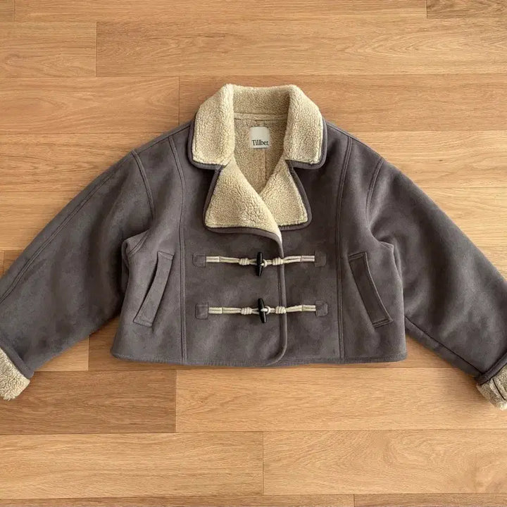 [BUNJANG] Tillber Suede Duffel Short Mustang / Tillber 틸버 스웨이드 더플 숏 무스탕