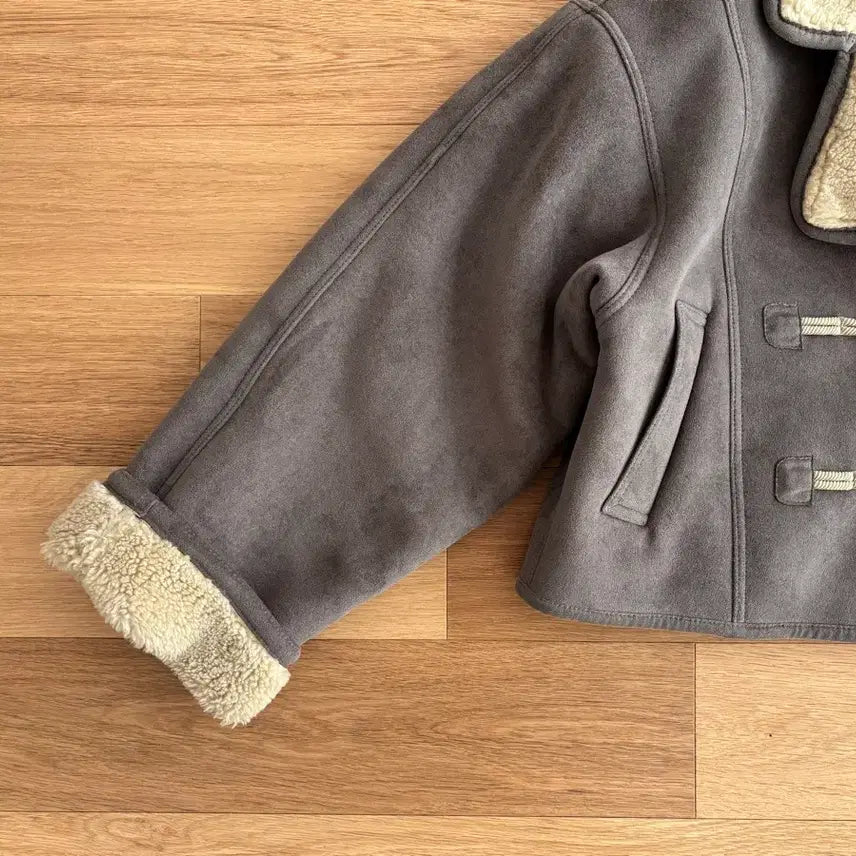 [BUNJANG] Tillber Suede Duffel Short Mustang / Tillber 틸버 스웨이드 더플 숏 무스탕