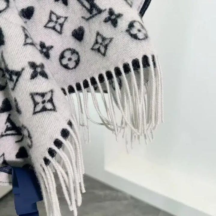 [BUNJANG] Louis Vuitton Black and White Scarf / 루이비통 블랙 앤 화이트 목도리
