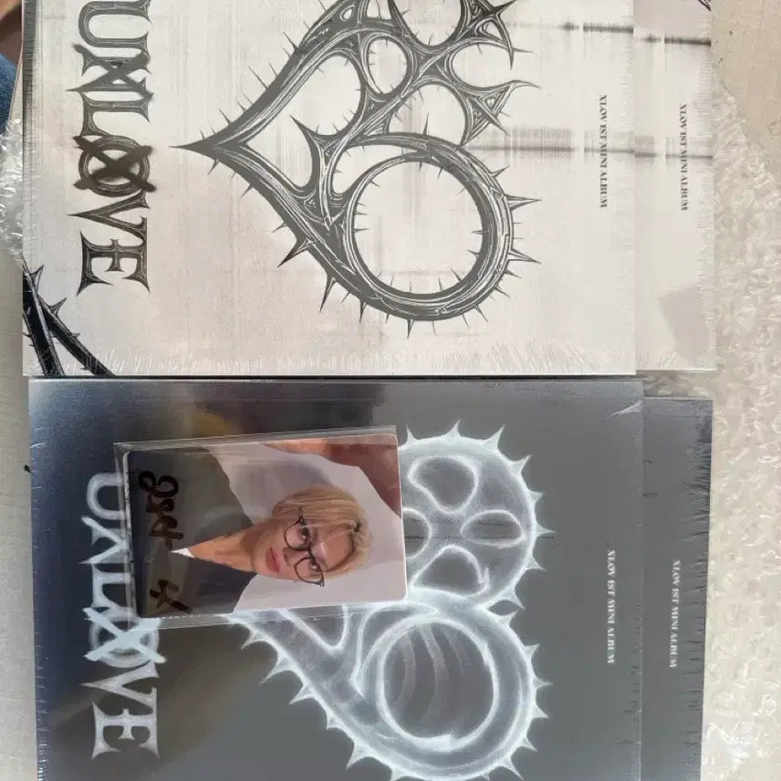 [BUNJANG] XLOV 1ST MINI ALBUM Bundle Set / [세트/앨범2종] XLOV (엑스러브) - 1ST MINI ALBUM [