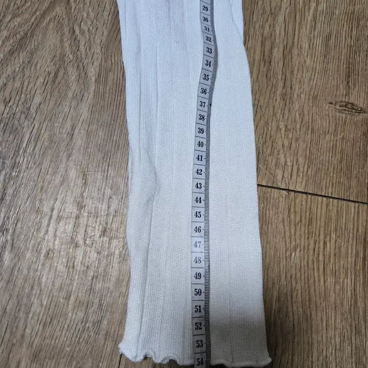 [BUNJANG] Ivory Cutout String Knit Top / 화이트 아이보리톤 컷아웃  팔X 스리링 포인트