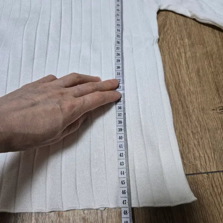 [BUNJANG] Ivory Cutout String Knit Top / 화이트 아이보리톤 컷아웃  팔X 스리링 포인트