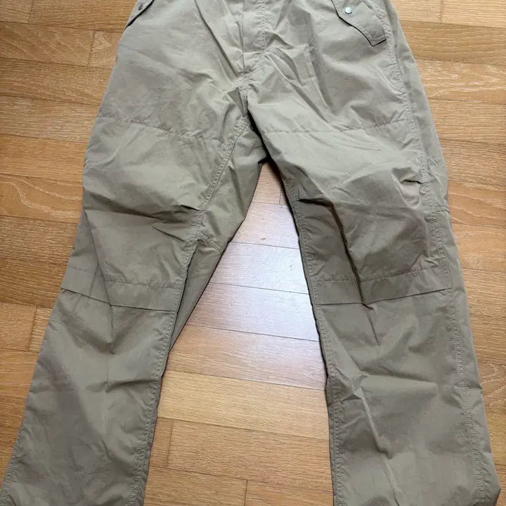 [BUNJANG] Studio Tomboy Khaki Pocket Cargo Pants / 스튜디오톰보이 베이지색 포켓 카고 바지