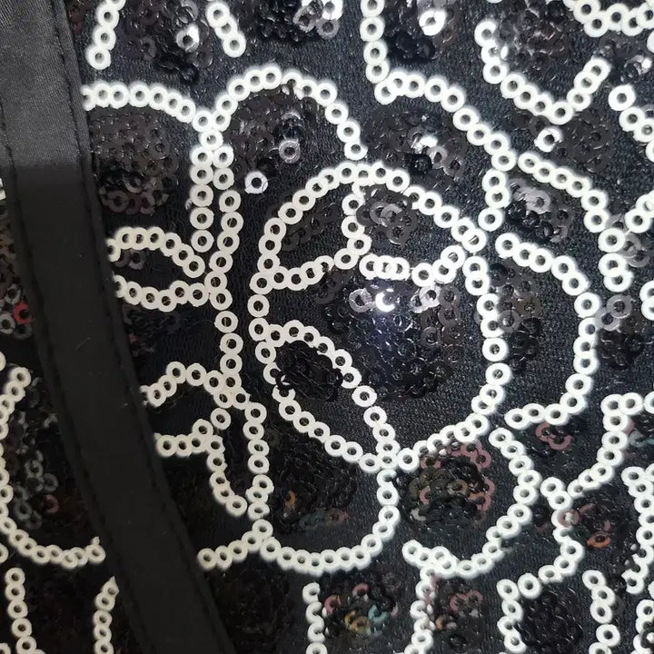 [BUNJANG] OneJae Sequin Embellished Jacket / 새상품 L OneJae 스팽글 장식 자켓 55 66  77 까지