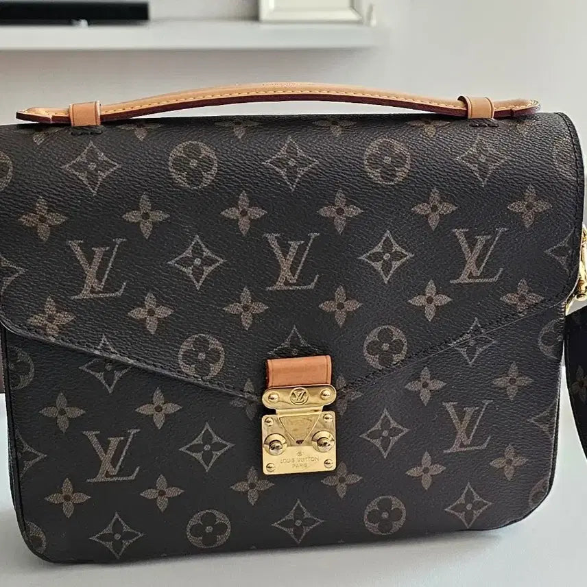 [BUNJANG] Louis Vuitton Pochette Metis Monogram Crossbody Bag / 루이비통 포쉐트 메티스 모노그램