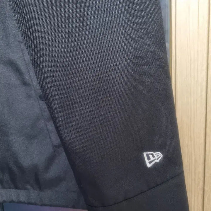 [BUNJANG] New Era Coach Jacket - Size 95 / 뉴에라 코치자켓 95 새옷수준