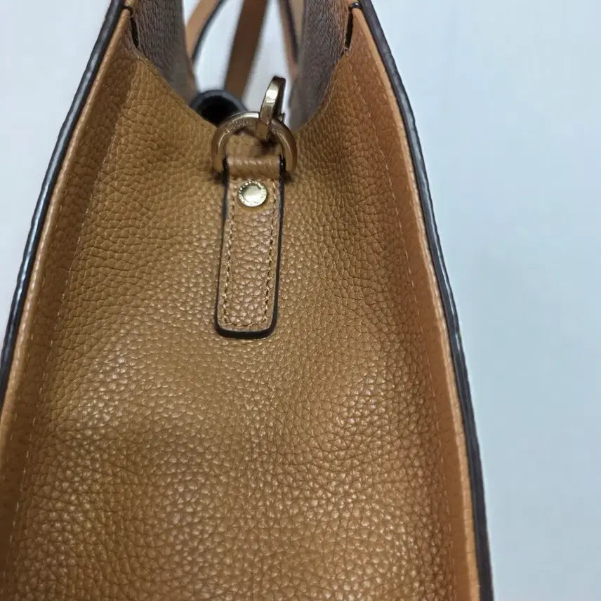 [BUNJANG] Metrocity Embossed Logo Tote Shoulder Bag / 메트로시티 엠보싱 로고 토트 겸 숄더백