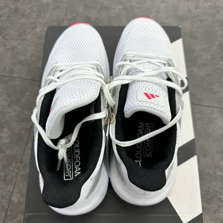 [BUNJANG] Adidas Cloudfoam White Sneakers 255mm / 아디다스 클라우드폼 흰색 운동화 255mm