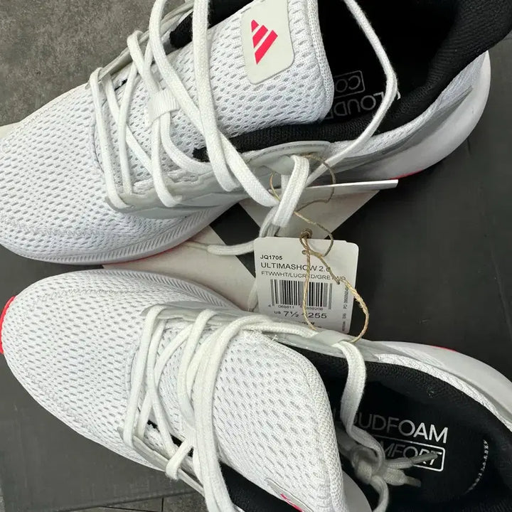 [BUNJANG] Adidas Cloudfoam White Sneakers 255mm / 아디다스 클라우드폼 흰색 운동화 255mm