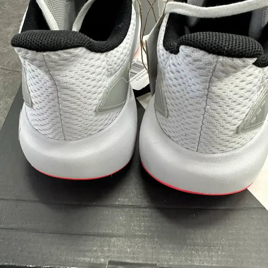[BUNJANG] Adidas Cloudfoam White Sneakers 255mm / 아디다스 클라우드폼 흰색 운동화 255mm
