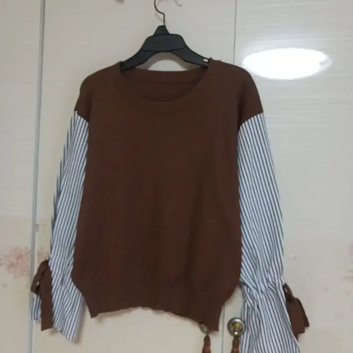 [BUNJANG] Brown Knit Striped Sleeve Shirt / 브라운 니트 스트라이프 소매 셔츠