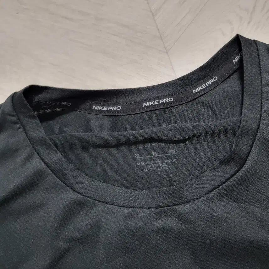 [BUNJANG] Nike Black Swoosh T-shirt / 나이키 블랙 스우시 반팔 티셔츠