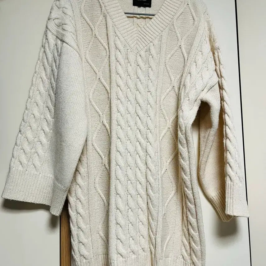 [BUNJANG] Ivory Knit Sweater / 아이보리 니트