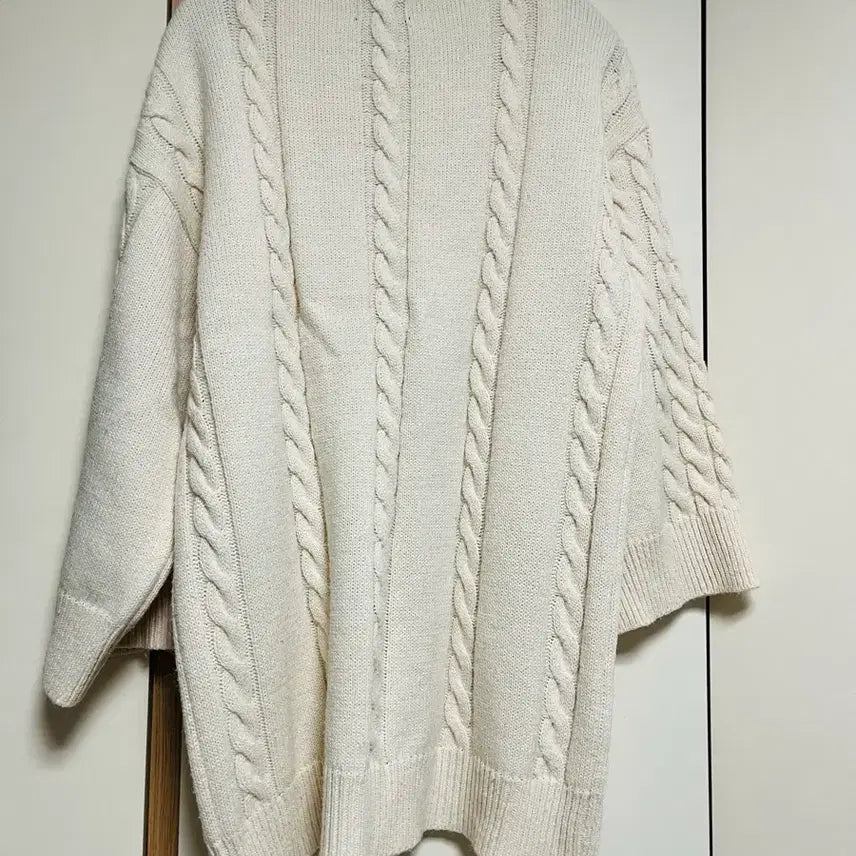 [BUNJANG] Ivory Knit Sweater / 아이보리 니트