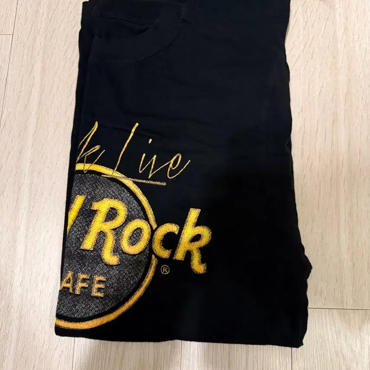 [BUNJANG] Hard Rock Cafe Helsinki Black T-Shirt / 하드락카페 헬싱키 블랙 반팔티셔츠