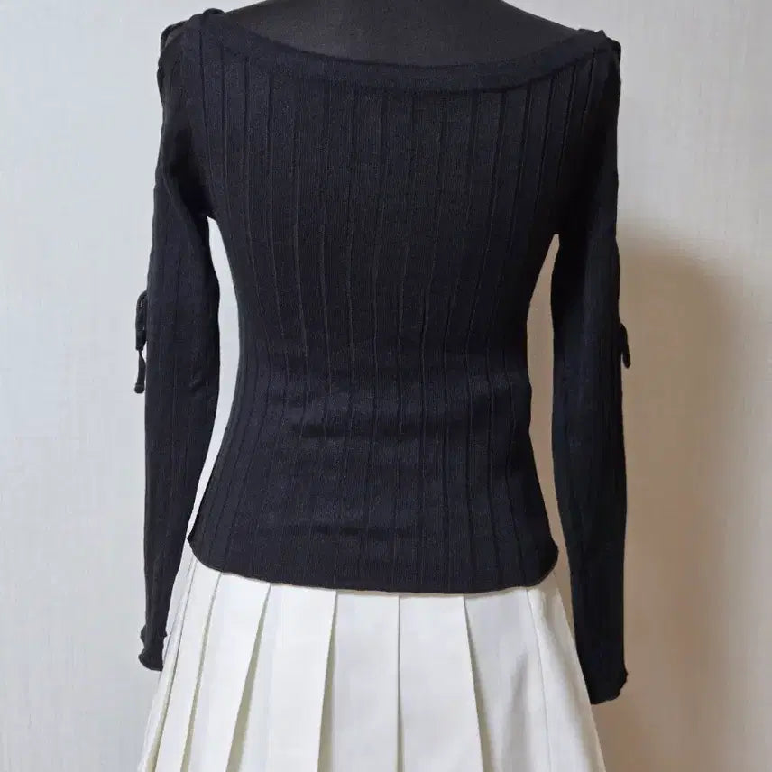 [BUNJANG] Black Cutout X-String Top / 블랙 컷아웃 팔X 자 스트링 포인트