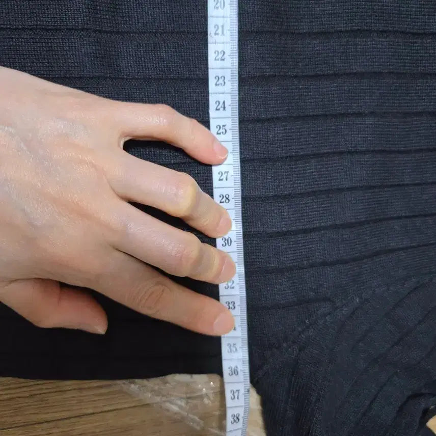 [BUNJANG] Black Cutout X-String Top / 블랙 컷아웃 팔X 자 스트링 포인트