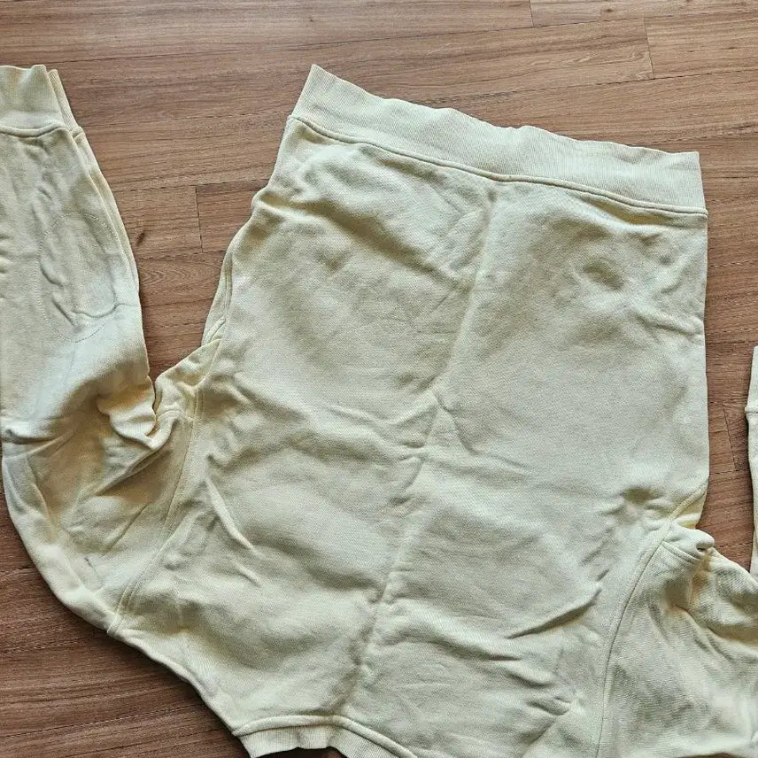 [BUNJANG] Nader's Yellow Sweatshirt / 네이더스 스웻셔츠 옐로우