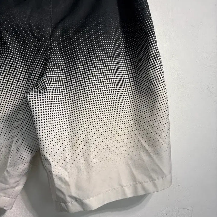 [BUNJANG] Nike Training Shorts M / 만원샵) Nike 나이키 트레이닝 반바지 m A924