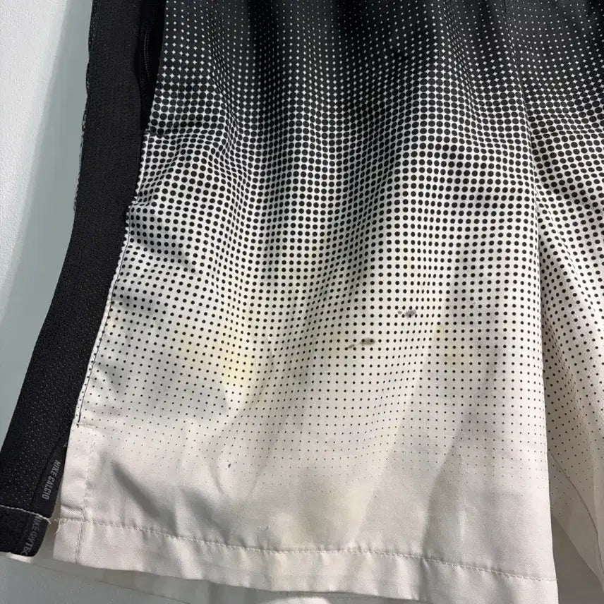 [BUNJANG] Nike Training Shorts M / 만원샵) Nike 나이키 트레이닝 반바지 m A924