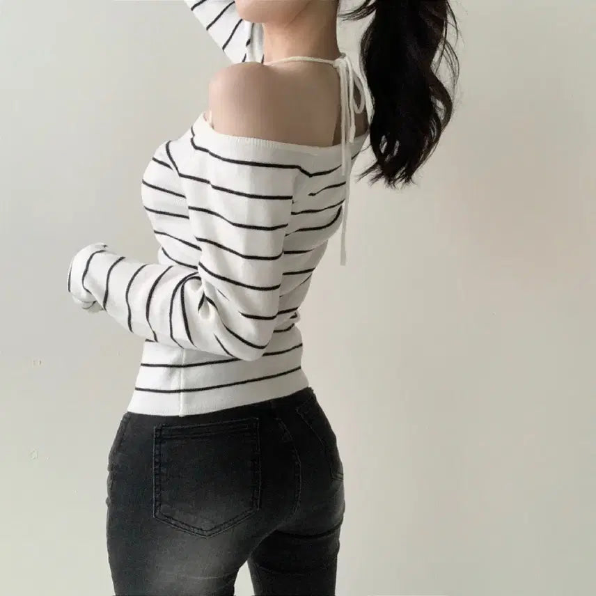[BUNJANG] Striped Halterneck Off-Shoulder Knit Top / 단가라 홀터넥 오프숄더 니트