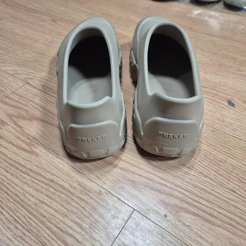 [BUNJANG] Freaker Kitchen Waterproof Shoes / 프리커 주방단화