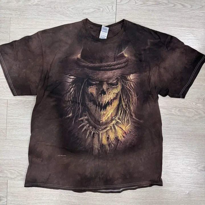[BUNJANG] The Mountain James Jean Scarecrow T-Shirt / The Mountain 델타 제임스리먼 호러 스케어크로우 반팔 티셔츠