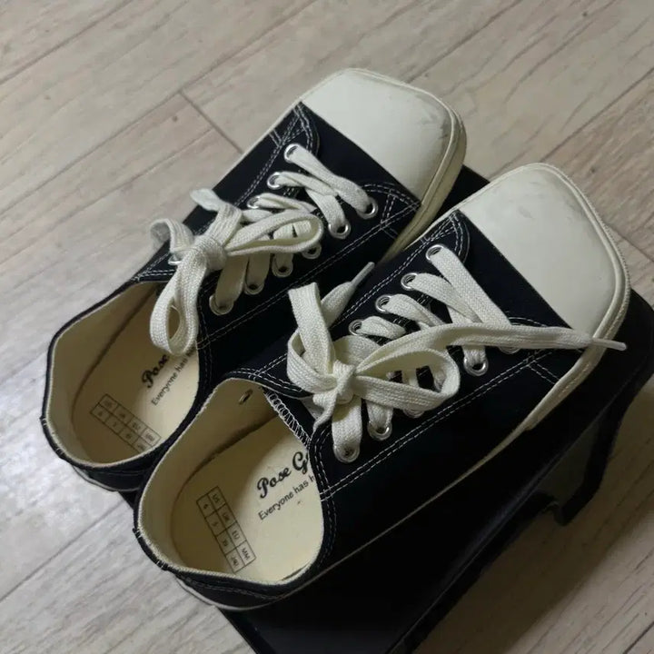[BUNJANG] POGZ Square Toe Mimic Canvas Sneakers 240 / 포즈간츠 스퀘어토 미믹 캔버스 운동화 240
