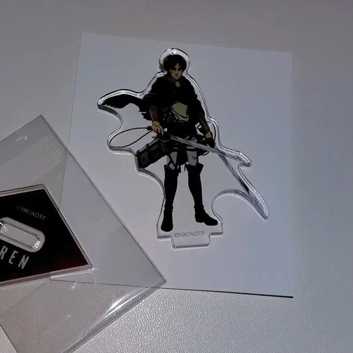 [BUNJANG] Attack on Titan Eren/Erwin Acrylic Stand & Illustration Card / 진격의 거인 에렌/엘빈 전후 후 아크릴 스탠드, 가면 무도회 일러 카드