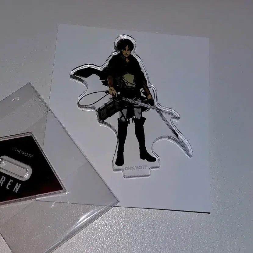 [BUNJANG] Attack on Titan Eren/Erwin Acrylic Stand & Illustration Card / 진격의 거인 에렌/엘빈 전후 후 아크릴 스탠드, 가면 무도회 일러 카드