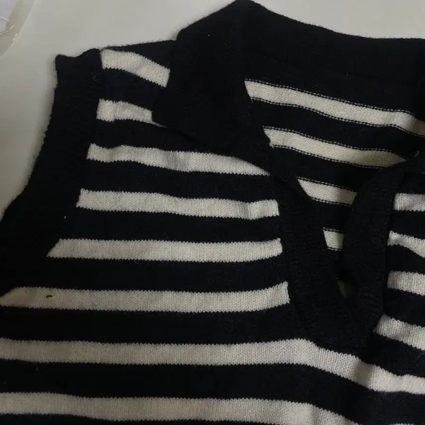 [BUNJANG] Striped Knit Vest / 스트라이프 니트조끼