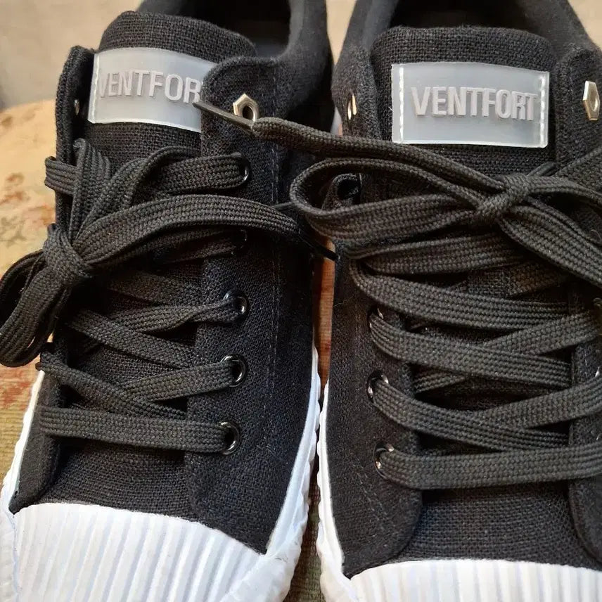 [BUNJANG] VENTFORT Black and White Sneakers / VENTFORT 검흰 단화 스니커즈
