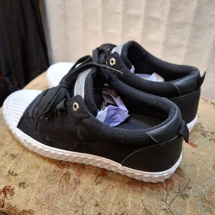 [BUNJANG] VENTFORT Black and White Sneakers / VENTFORT 검흰 단화 스니커즈