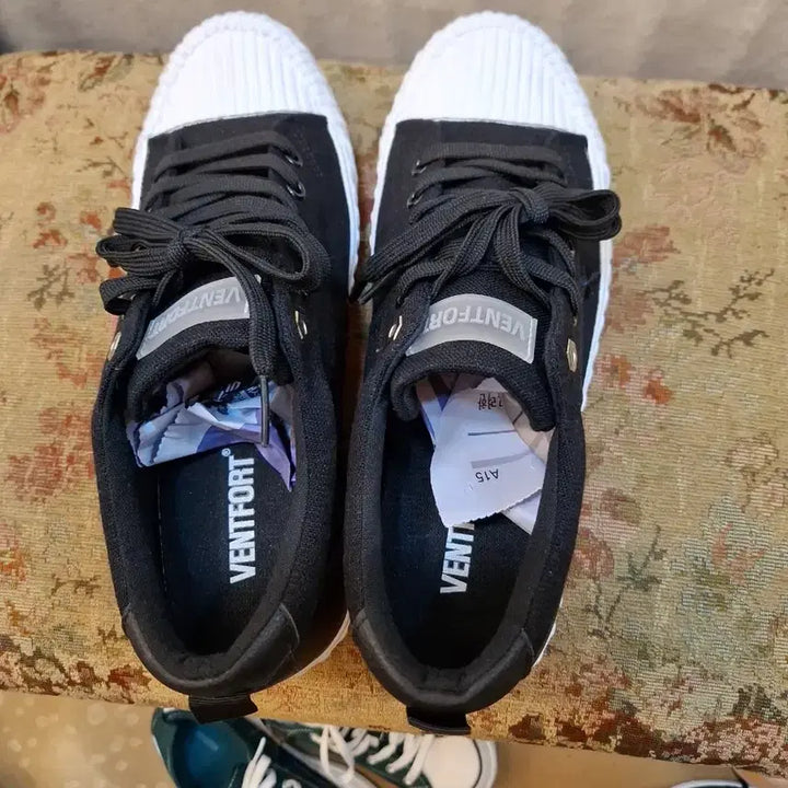 [BUNJANG] VENTFORT Black and White Sneakers / VENTFORT 검흰 단화 스니커즈