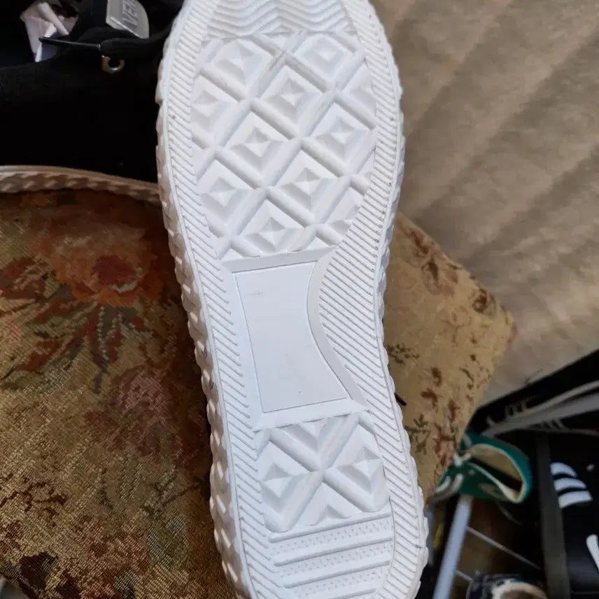 [BUNJANG] VENTFORT Black and White Sneakers / VENTFORT 검흰 단화 스니커즈