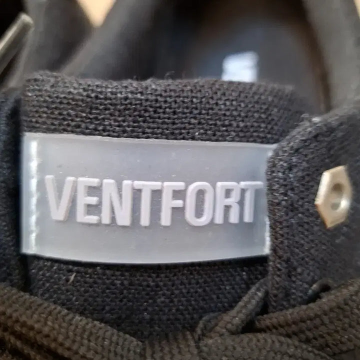 [BUNJANG] VENTFORT Black and White Sneakers / VENTFORT 검흰 단화 스니커즈